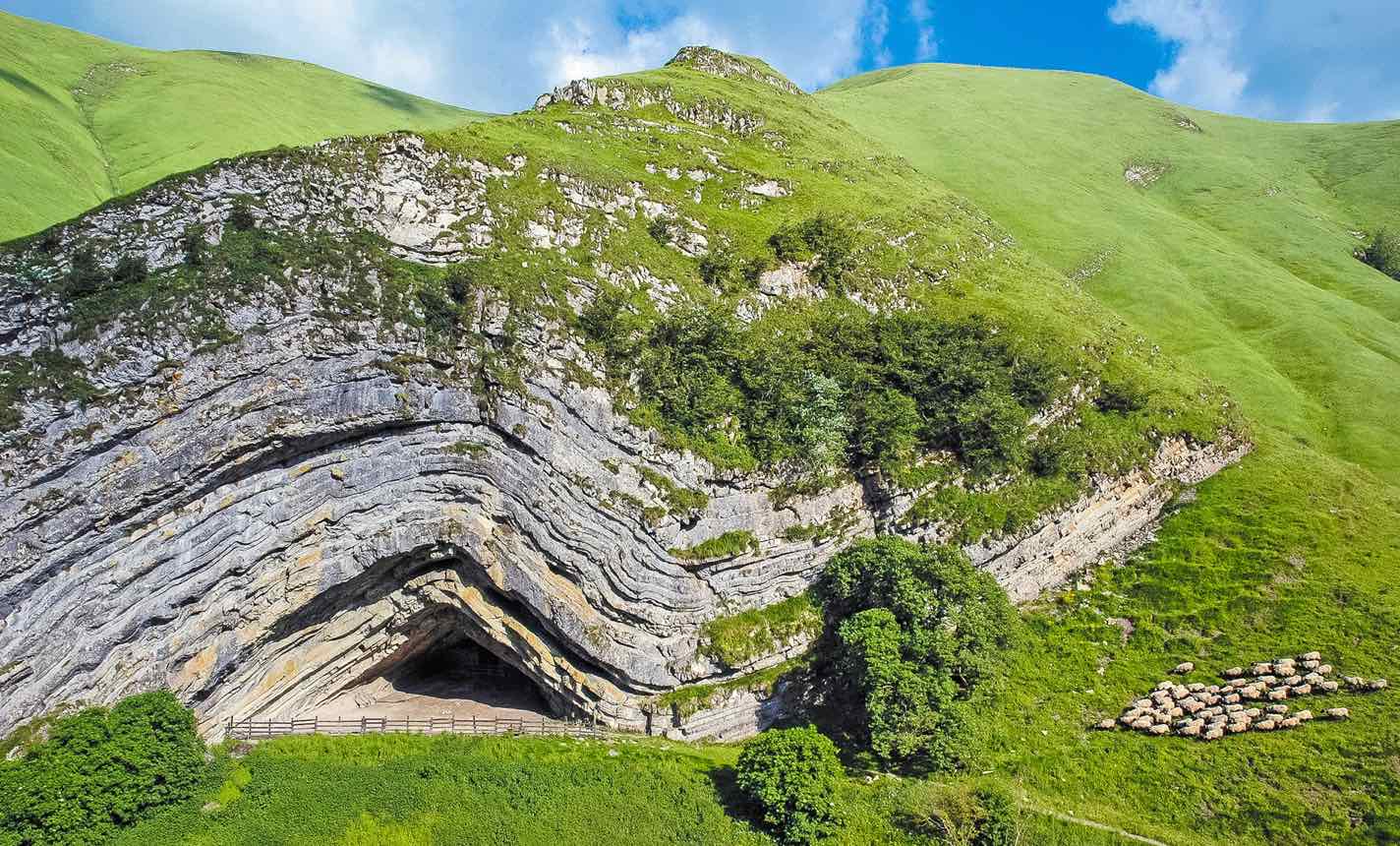 Grotte de ESTÉRENÇUBY