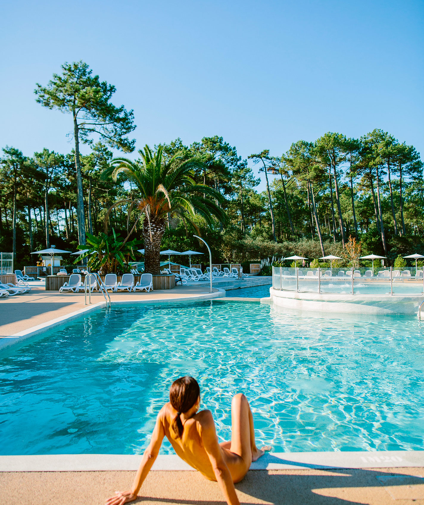  nudismprovider family nuturist family 8 Naturist pool France - Swimming pool for naturist families